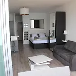 Pieds Dans L'eau Apartment *