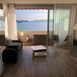 Pieds Dans L'eau Apartment *