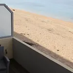 Pieds Dans L'eau Αζάτσιο