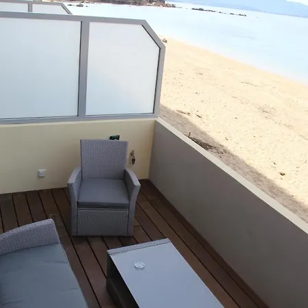 Pieds Dans L'eau Αζάτσιο