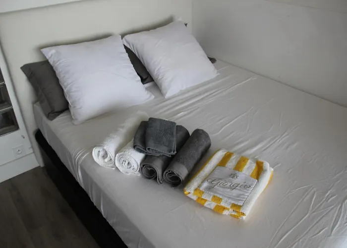 Pieds Dans L'eau Daire Ajaccio (Corsica)