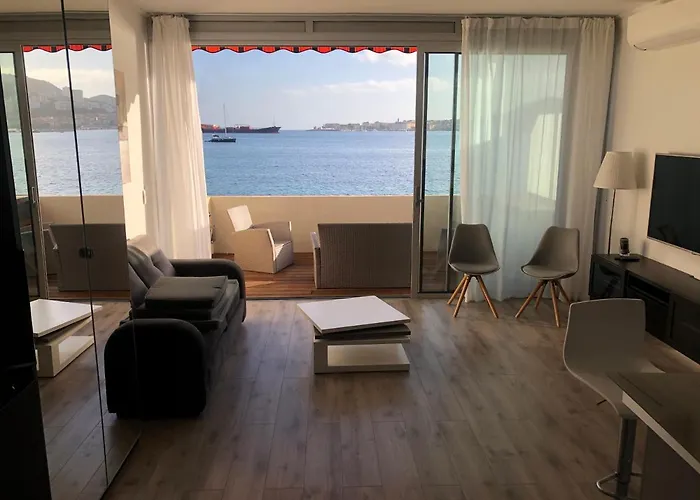 Pieds Dans L'eau Daire *