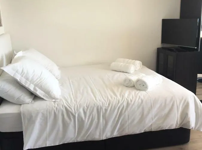 Pieds Dans L'eau Daire Ajaccio (Corsica)